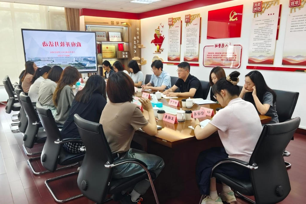 开门听民意 阳光促提升